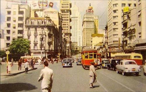 Avenida São João em São Paulo em 1952